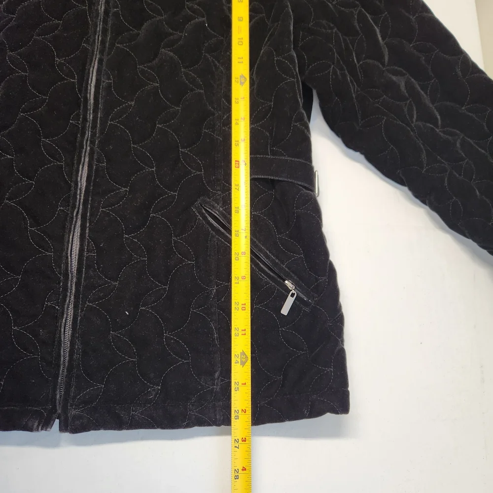 Vintage White Stag Black Quilted Women's Jacket Size L.  #G08